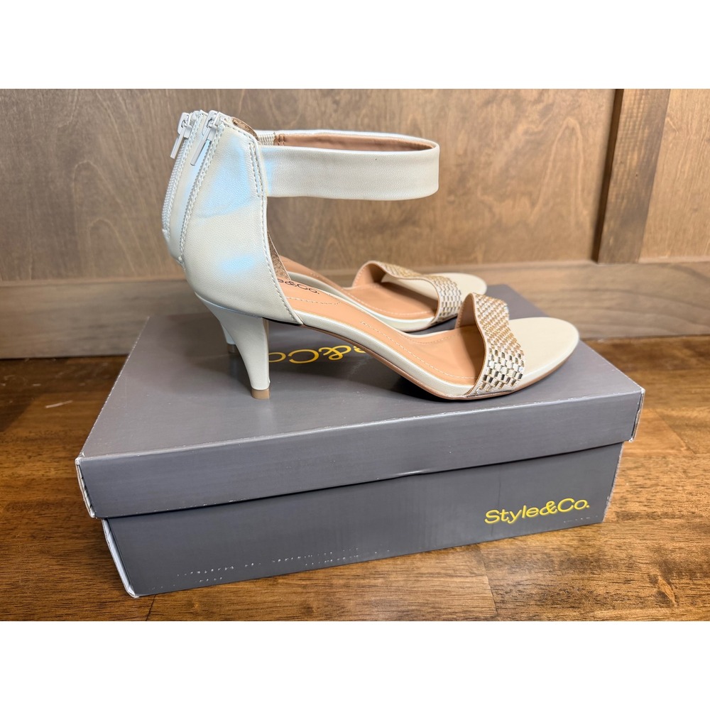 Style & Co Phillyisp Women 8.5 Platino Cream Gold NWT Dress Sandals Kitten Heel